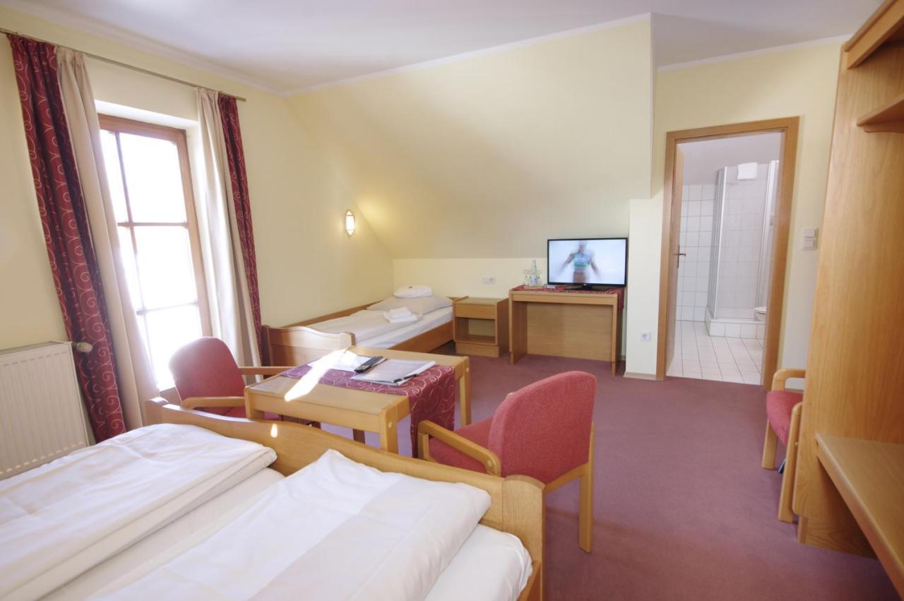 Da'Sporrer Hotel & Wirtshaus Neunburg vorm Wald Zewnętrze zdjęcie