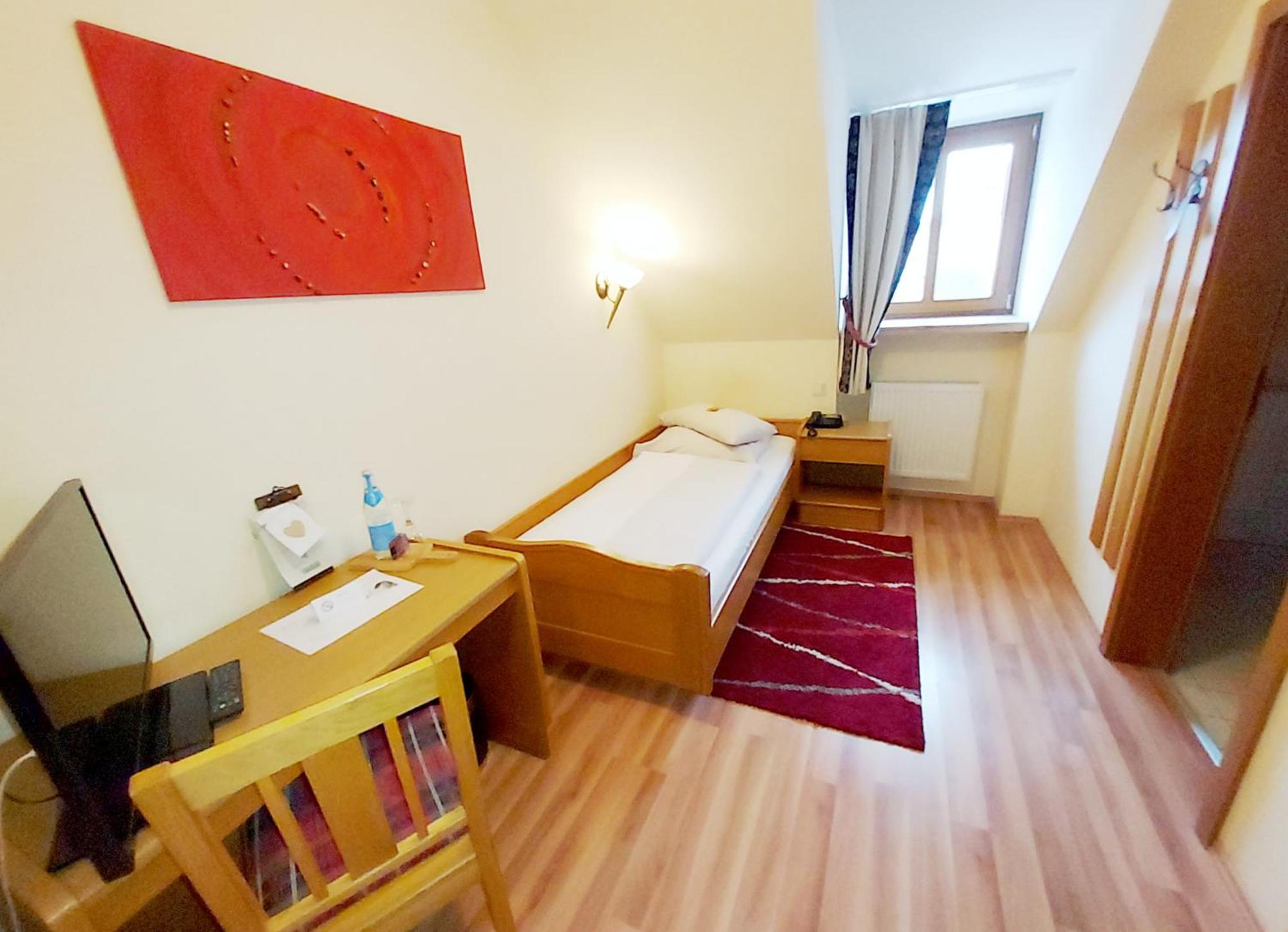 Da'Sporrer Hotel & Wirtshaus Neunburg vorm Wald Zewnętrze zdjęcie