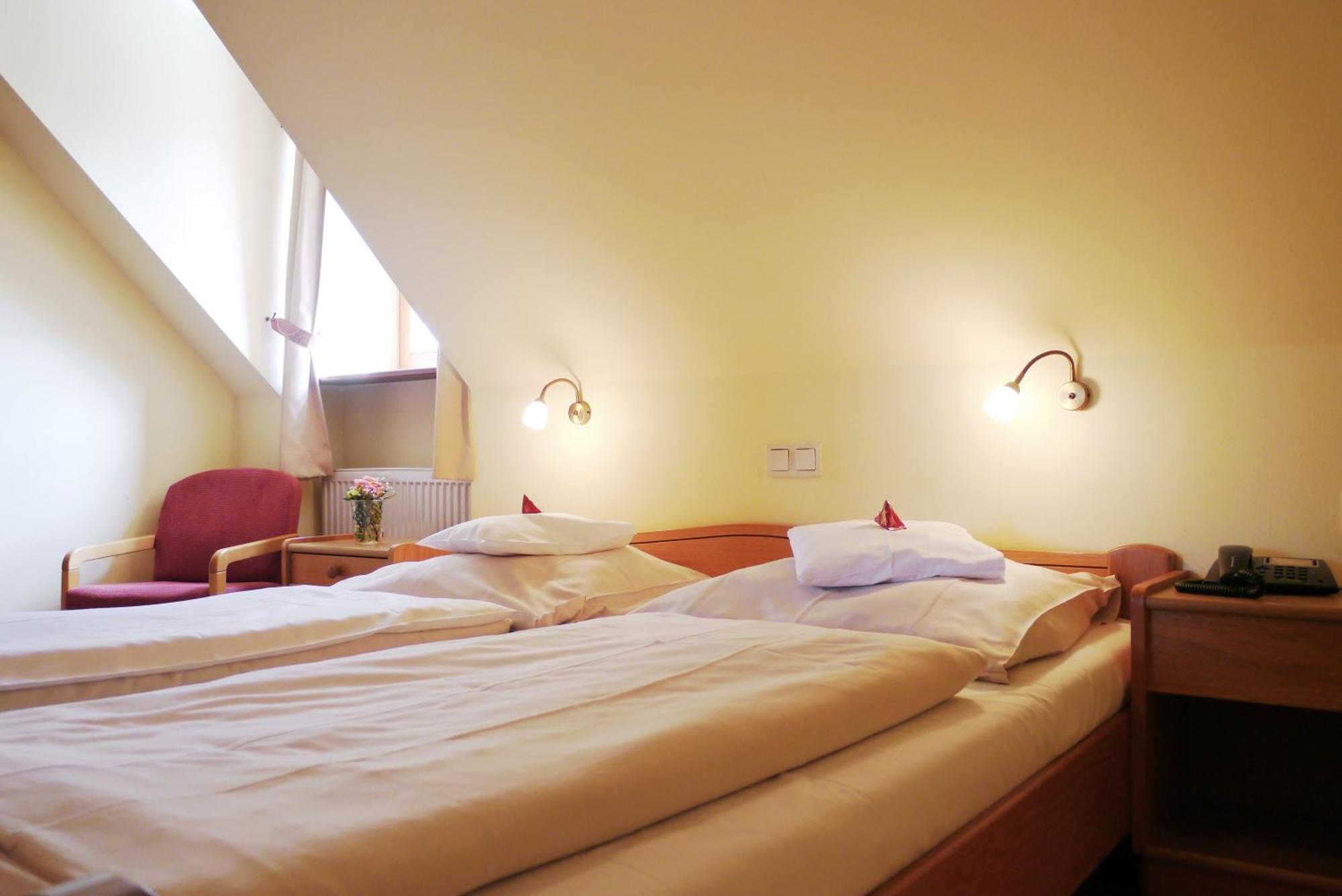 Da'Sporrer Hotel & Wirtshaus Neunburg vorm Wald Zewnętrze zdjęcie